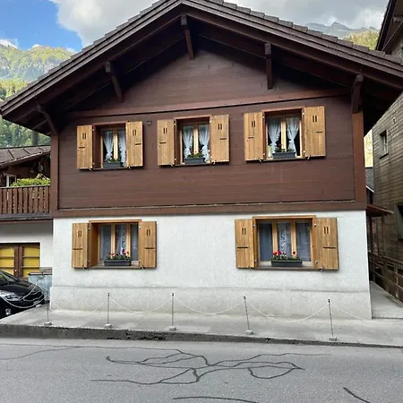 Chalet Lauterbrunnen Лаутербруннен